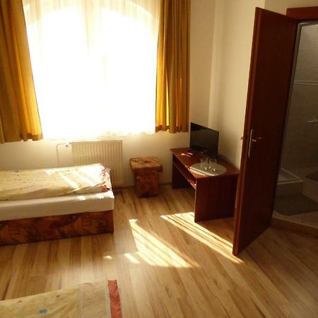 Hotel Vazinka Madunice Exteriér fotografie