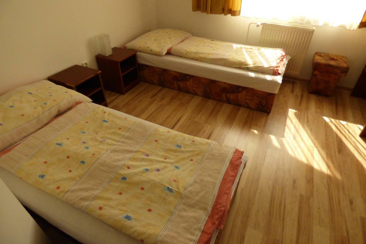 Hotel Vazinka Madunice Exteriér fotografie